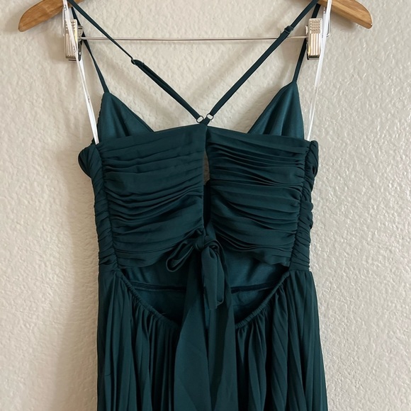 NWOT Feeling Marvelous Emerald Green Pleated Tie-Back Maxi Dress - Picture 6 of 8